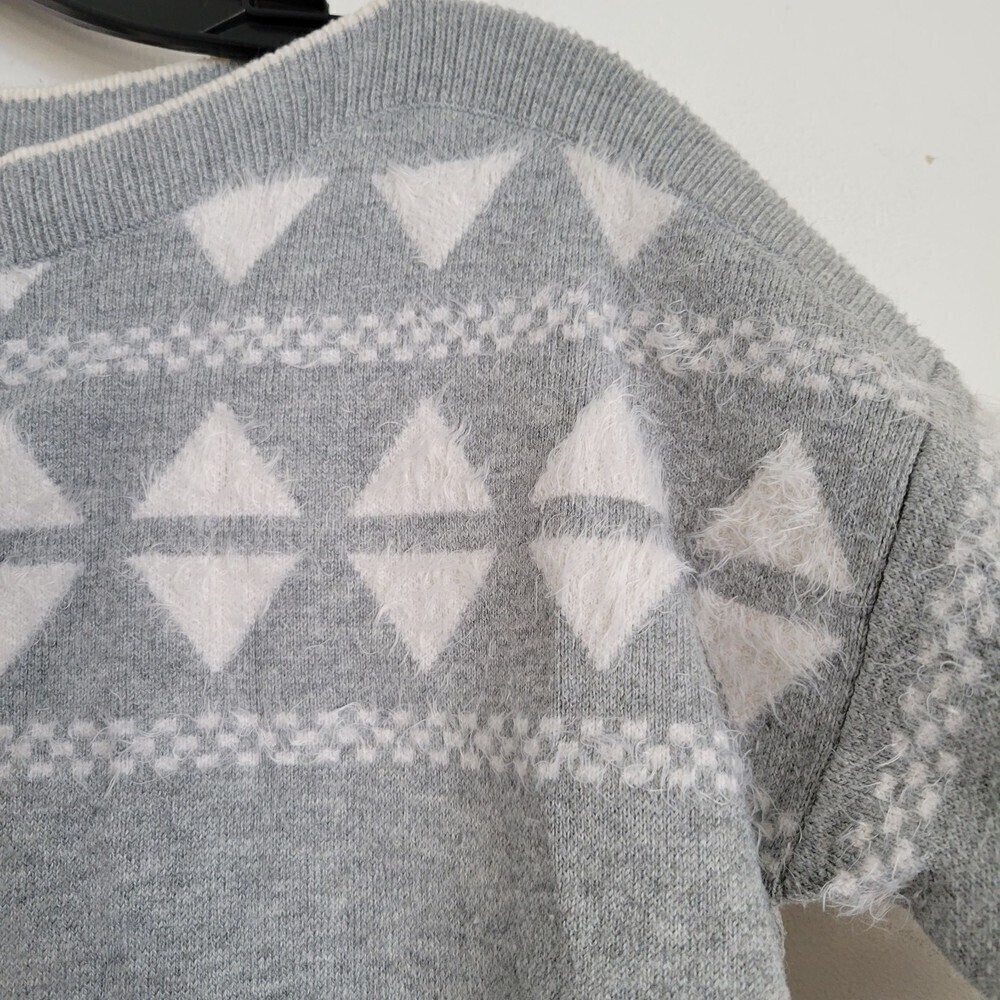 Loft Alpine Triangle Geometric Pattern Furry Long… - image 3